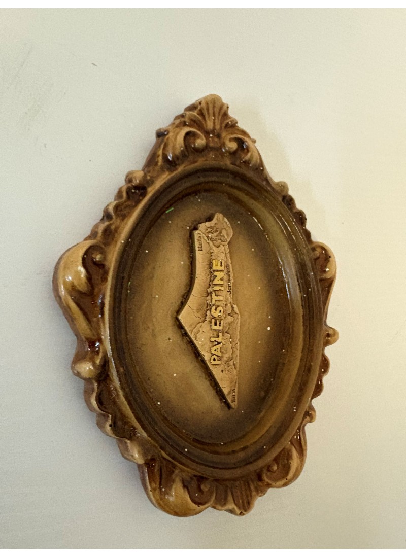 Carte de Palestine – Médaillon ovale sculpté en plâtre résiné