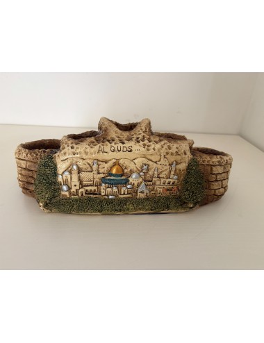 “Al Quds – Ville vivante”  Pot mural ou centre de table sculpté