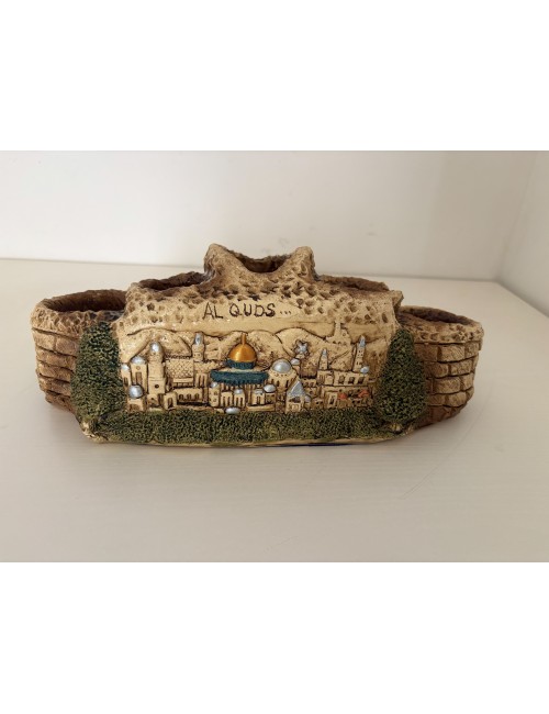 “Al Quds – Ville vivante”  Pot mural ou centre de table sculpté