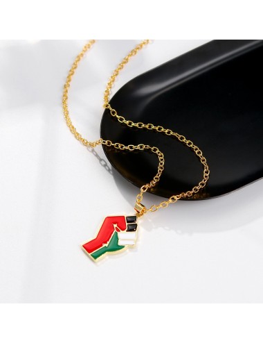 Collier Poing Palestinien – Symbole de Résistance et de Solidarité