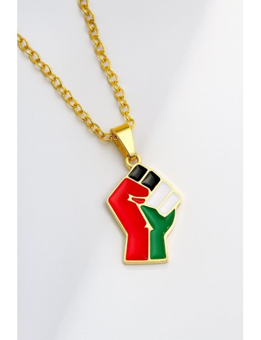 Collier Poing Palestinien – Symbole de Résistance et de Solidarité