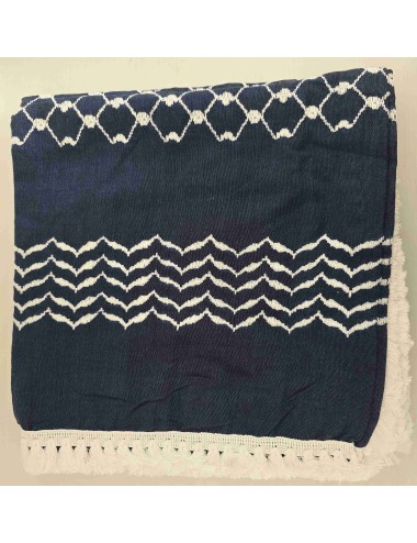 Keffieh palestinien Original Bleu nuit motif losanges blancs par l'Atelier Artisanal Al Nabulsi