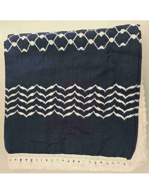 Keffieh palestinien Original Bleu nuit motif losanges blancs par l'Atelier Artisanal Al Nabulsi